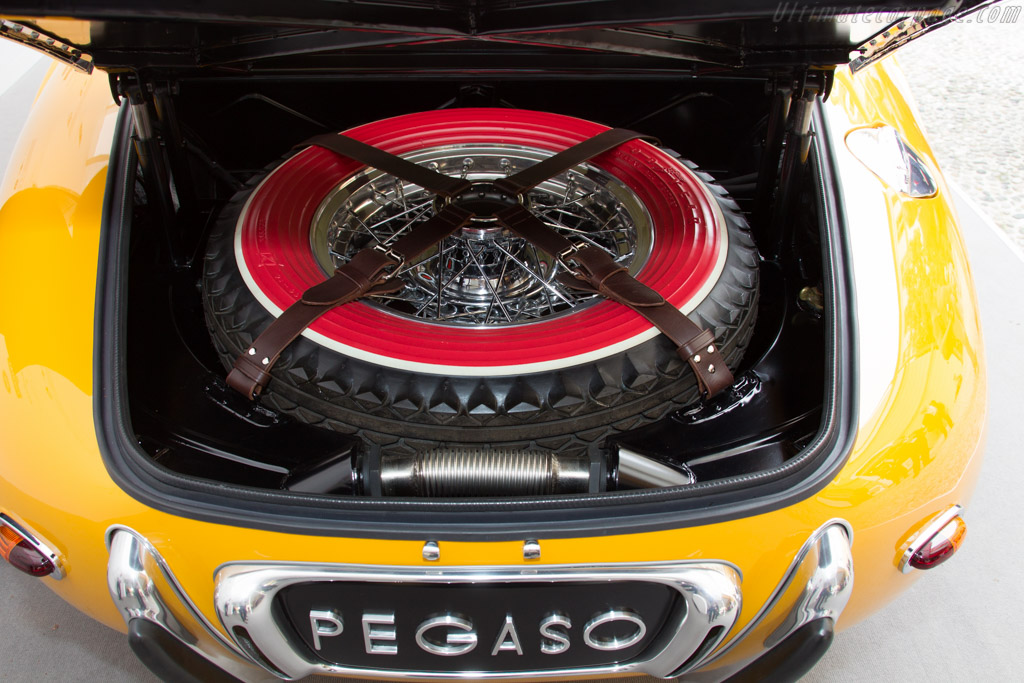 Pegaso-Z102-BS-2.5-Cupula-Coupe-56262.jpg