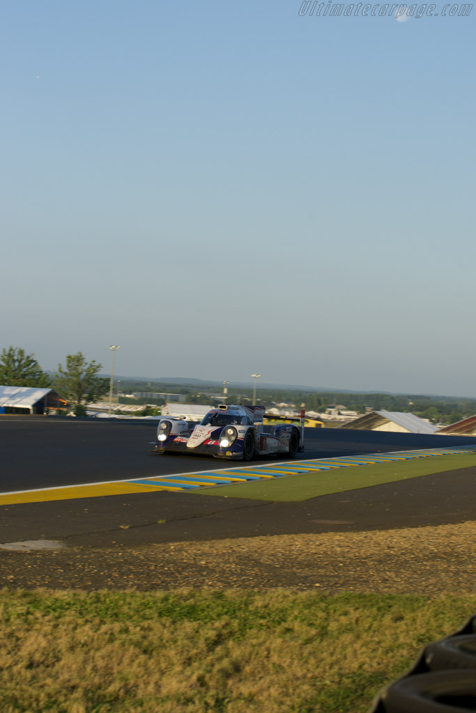 24 hours of le mans toyota hybrid #2