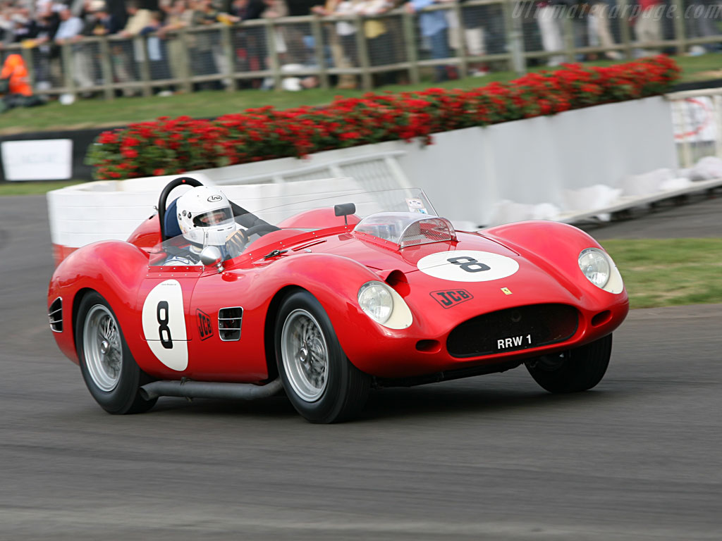 Click here to open the Ferrari 196 S Dino Fantuzzi Spyder gallery