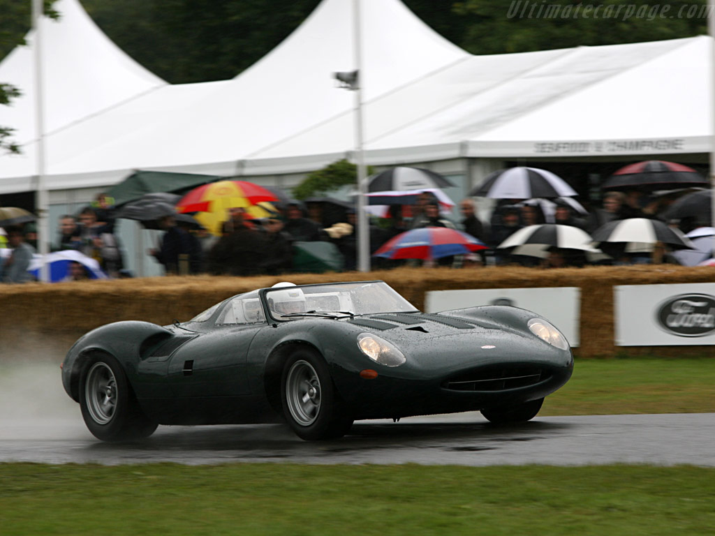 Click here to open the Jaguar XJ13 gallery