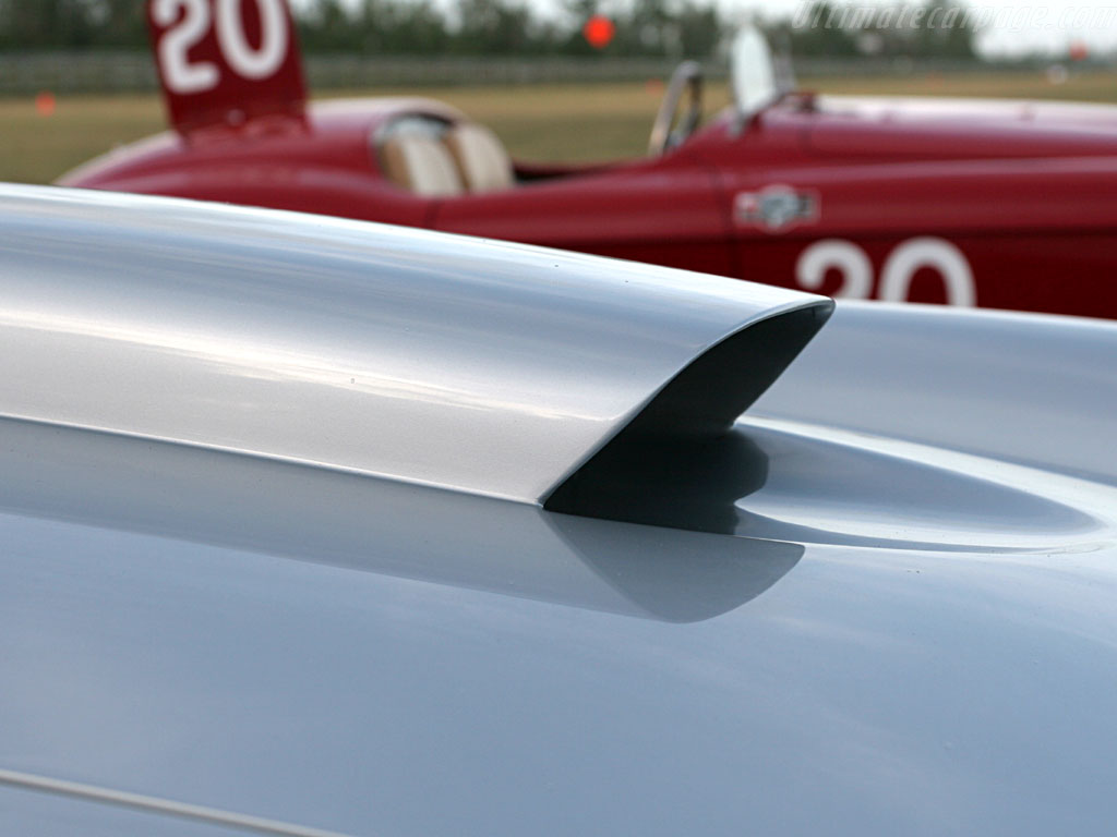 http://www.ultimatecarpage.com/images/large/2815-11.jpg