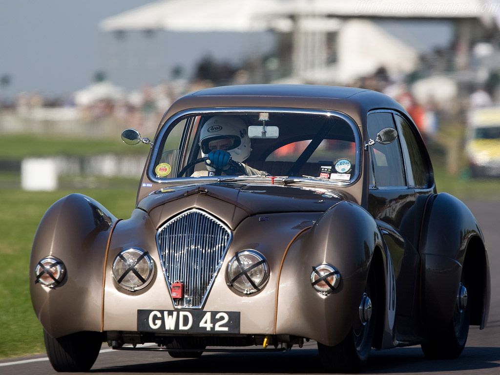 Click here to open the Healey Elliott gallery