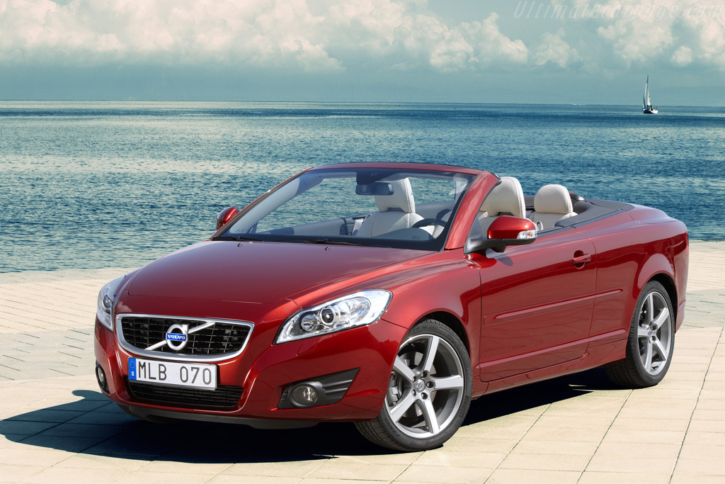 Click here to open the Volvo C70 gallery