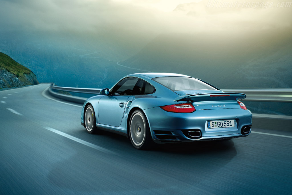 The German market price of the Turbo S Coup is Euro 173241 including 19 per