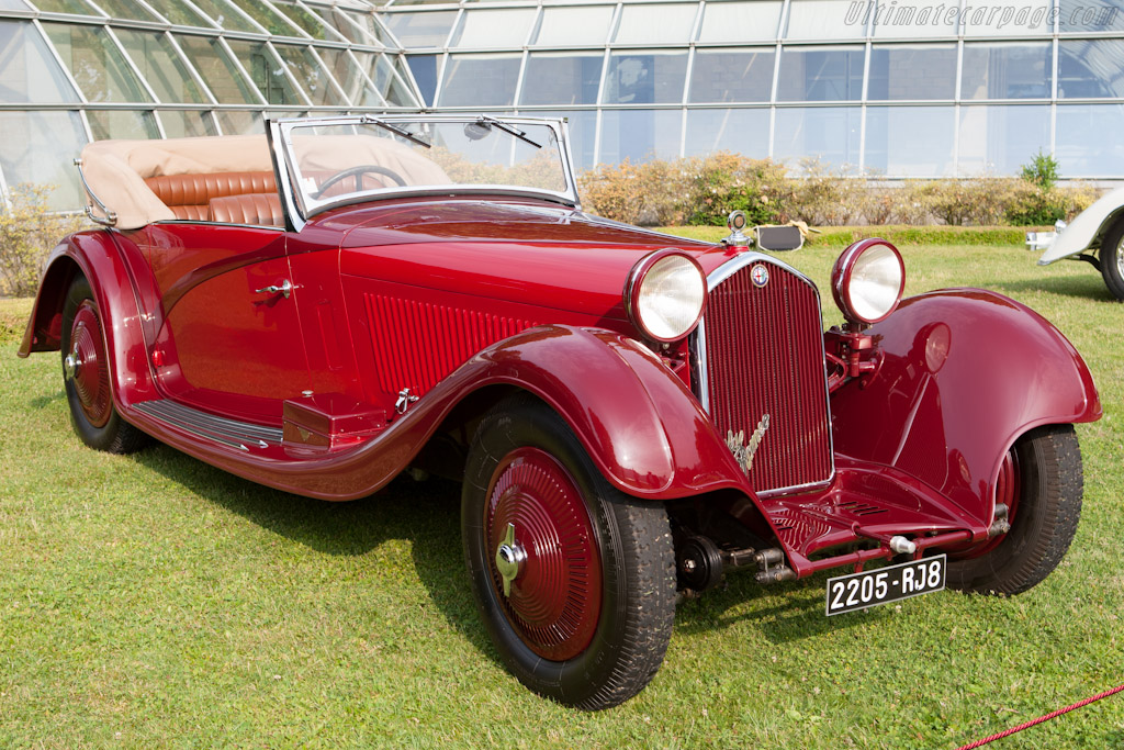 Click here to open the Alfa Romeo 8C 2300 Figoni Cabriolet gallery