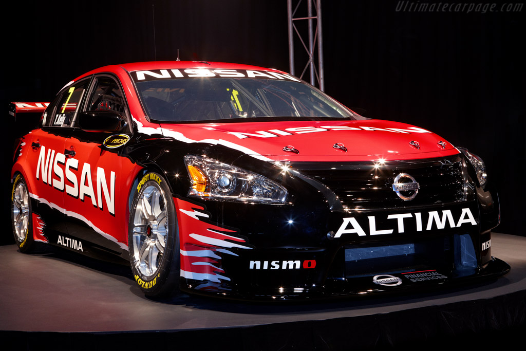 Nissan v8 supercar clothing #1