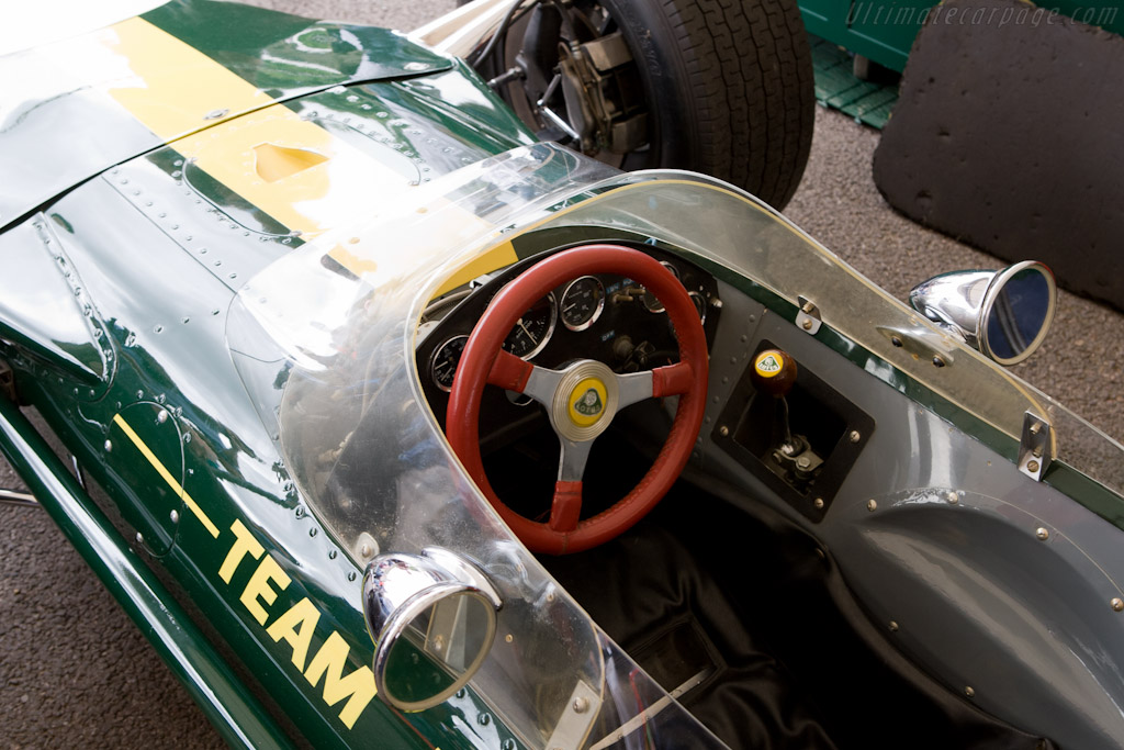 Lotus-49-Cosworth_22.jpg