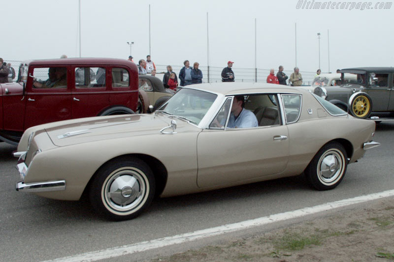 Studebaker Avanti