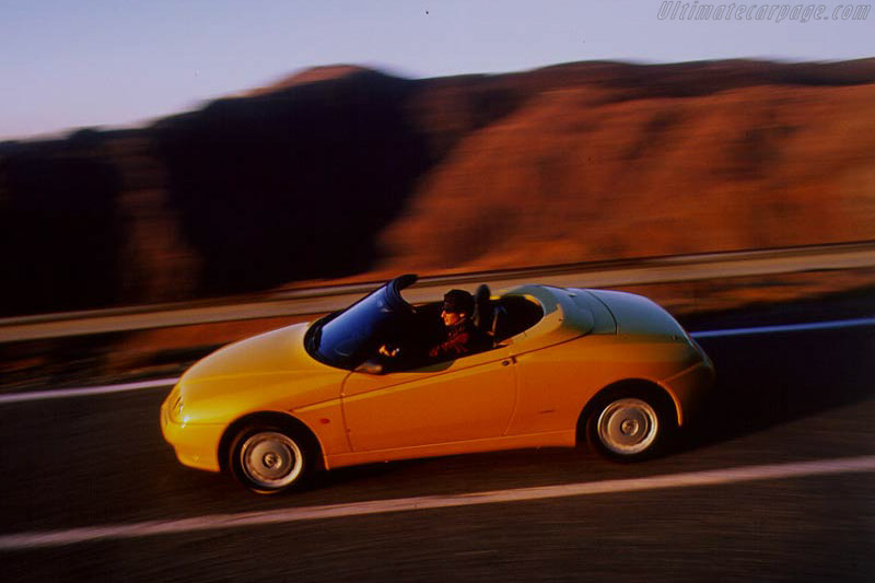 Alfa Romeo Spider 2.0