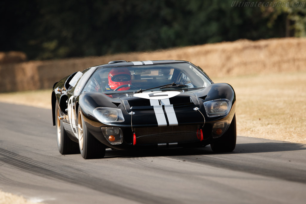 1966 No.2 Ford GT40 MKII-A P/1046 — Shoot for Details