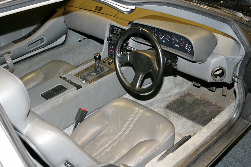 DeLorean DMC 12