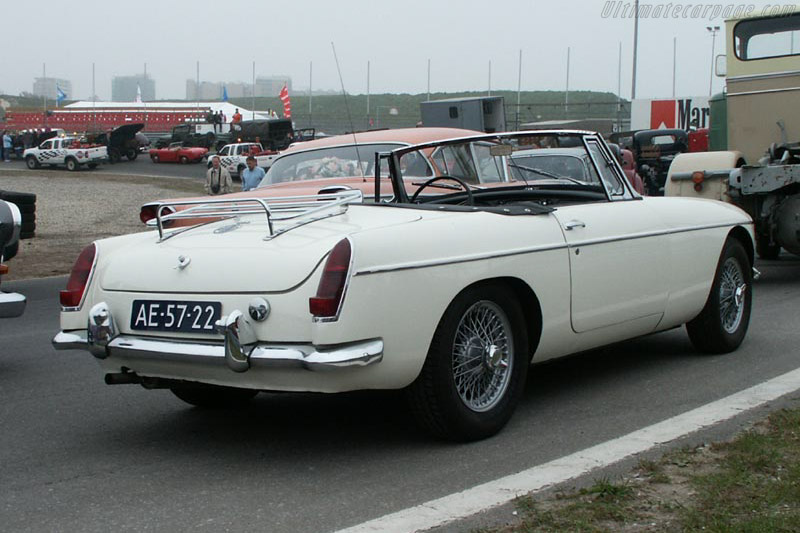 MG B 