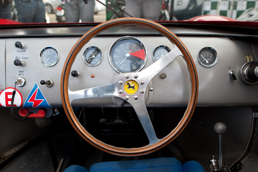 Ferrari 330 P - Chassis: 0820  - 2010 Le Mans Classic
