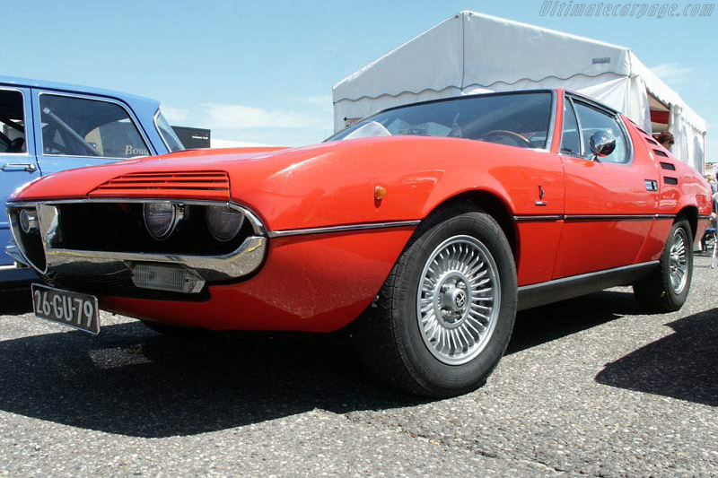 Alfa Romeo Montreal