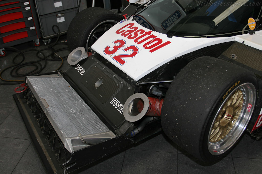 Jaguar XJR-12 - Chassis: J12-C-193  - 2005 Silverstone Classic