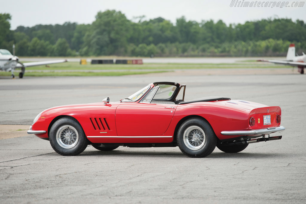Ferrari 275 GTB/4 Nart Spyder
