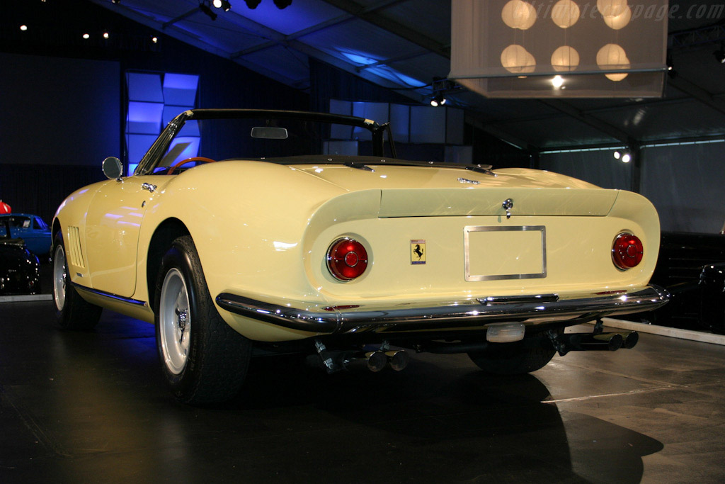 Ferrari 275 GTB/4 Nart Spyder