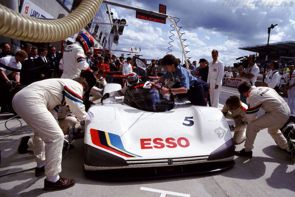 Peugeot 905 LM