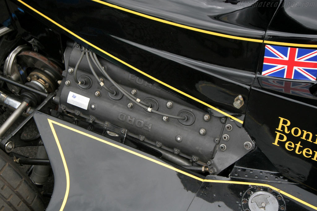 Lotus 76 Cosworth - Chassis: JPS9  - 2005 Silverstone Classic