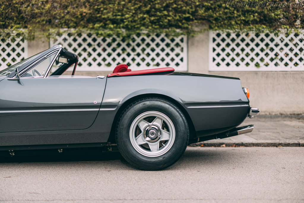 Ferrari 365 GTS/4 Daytona