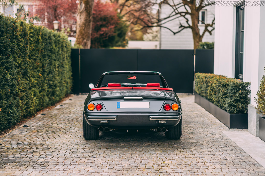 Ferrari 365 GTS/4 Daytona