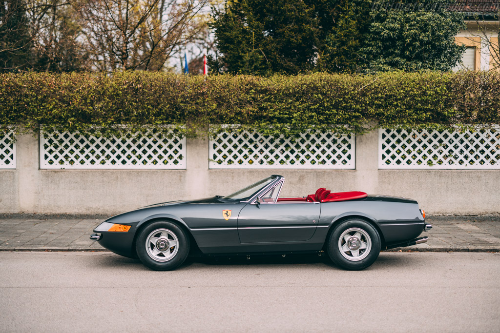 Ferrari 365 GTS/4 Daytona