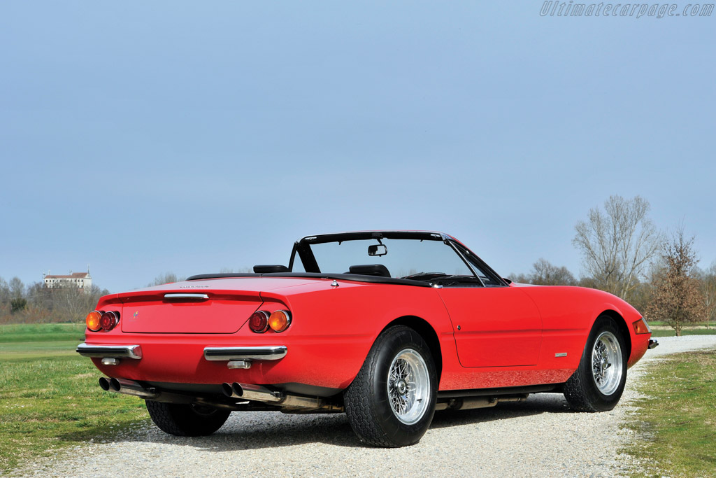 Ferrari 365 GTS/4 Daytona