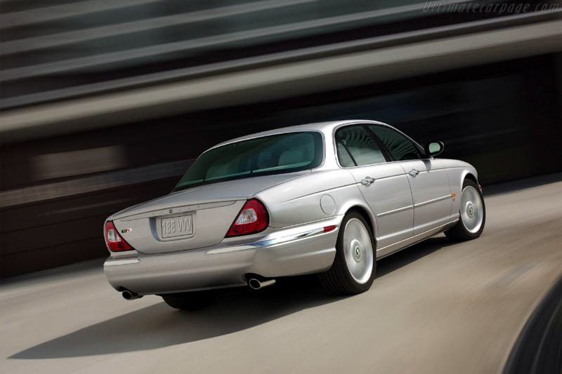 Jaguar XJR