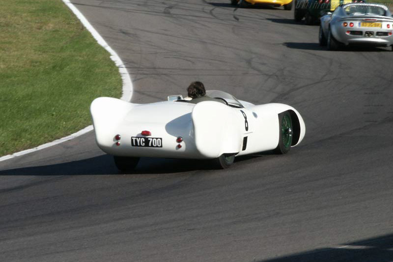 Lotus 8 MG