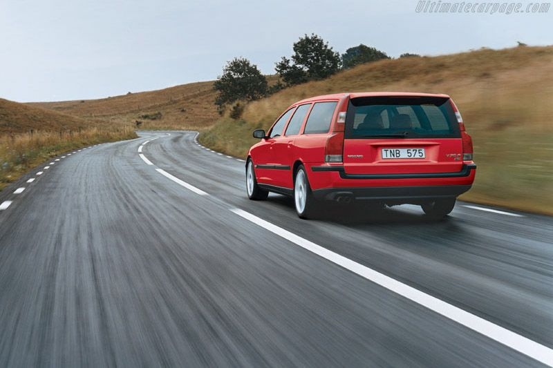 Volvo V70 R