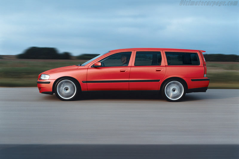 Volvo V70 R