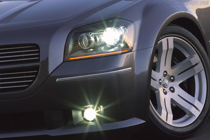 Dodge Magnum SRT-8