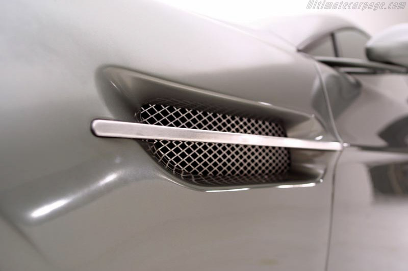 Aston Martin AMV8 Vantage
