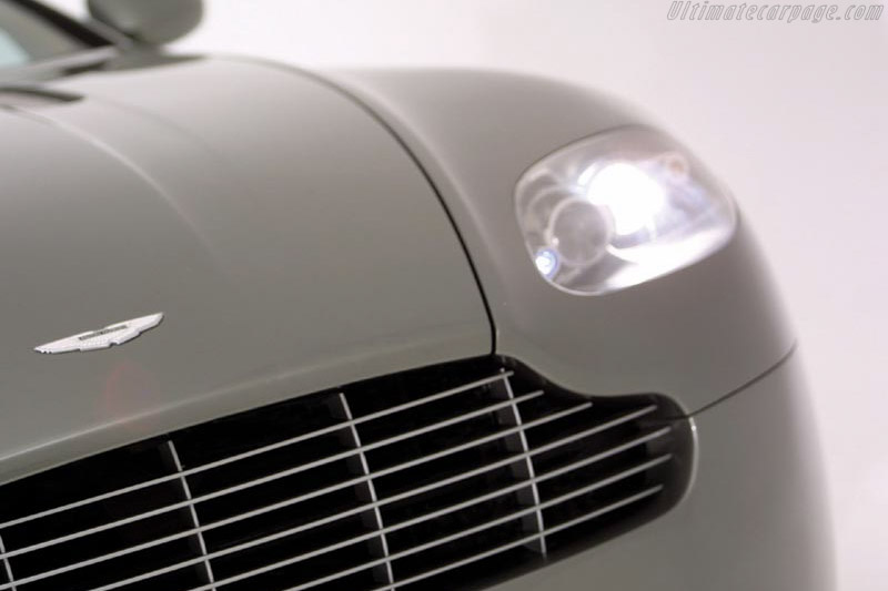 Aston Martin AMV8 Vantage