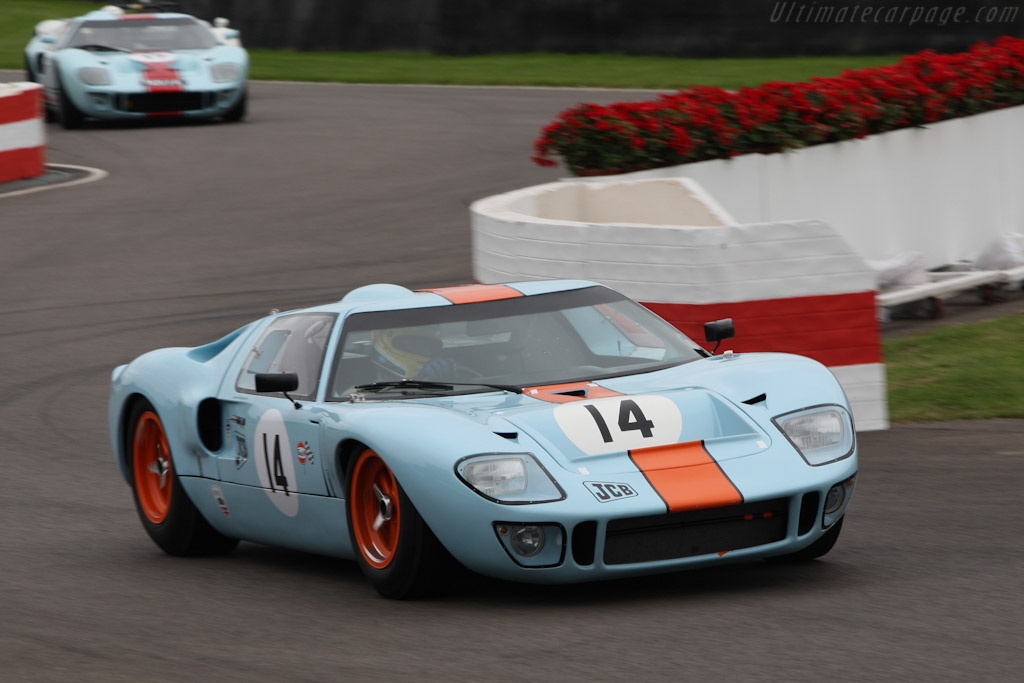 Ford GT40 Mk I Gulf - Chassis: GT40P/1084  - 2007 Goodwood Revival