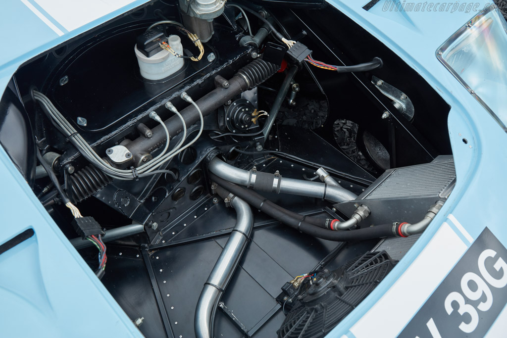 Ford GT40 Mk I Gulf