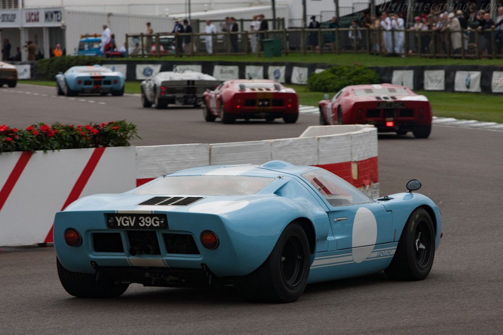 Ford GT40 Mk I Gulf - Chassis: GT40P/1085  - 2013 Goodwood Revival