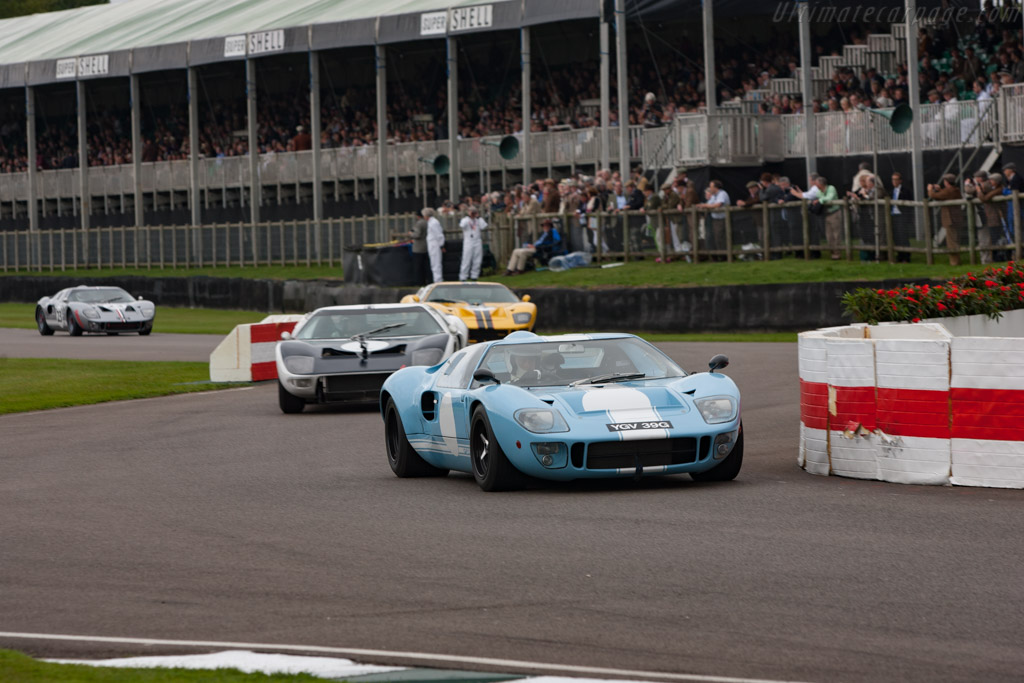 Ford GT40 Mk I Gulf - Chassis: GT40P/1085  - 2013 Goodwood Revival