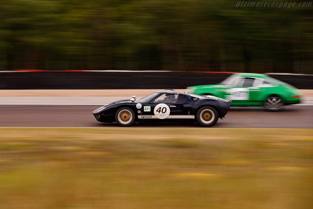Ford GT40 Mk I Gulf - Chassis: GT40P/1088  - 2022 Grand Prix de l'Age d'Or