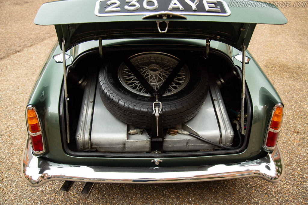 Aston Martin DB4 GT