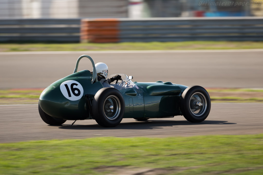 Aston martin dbr4
