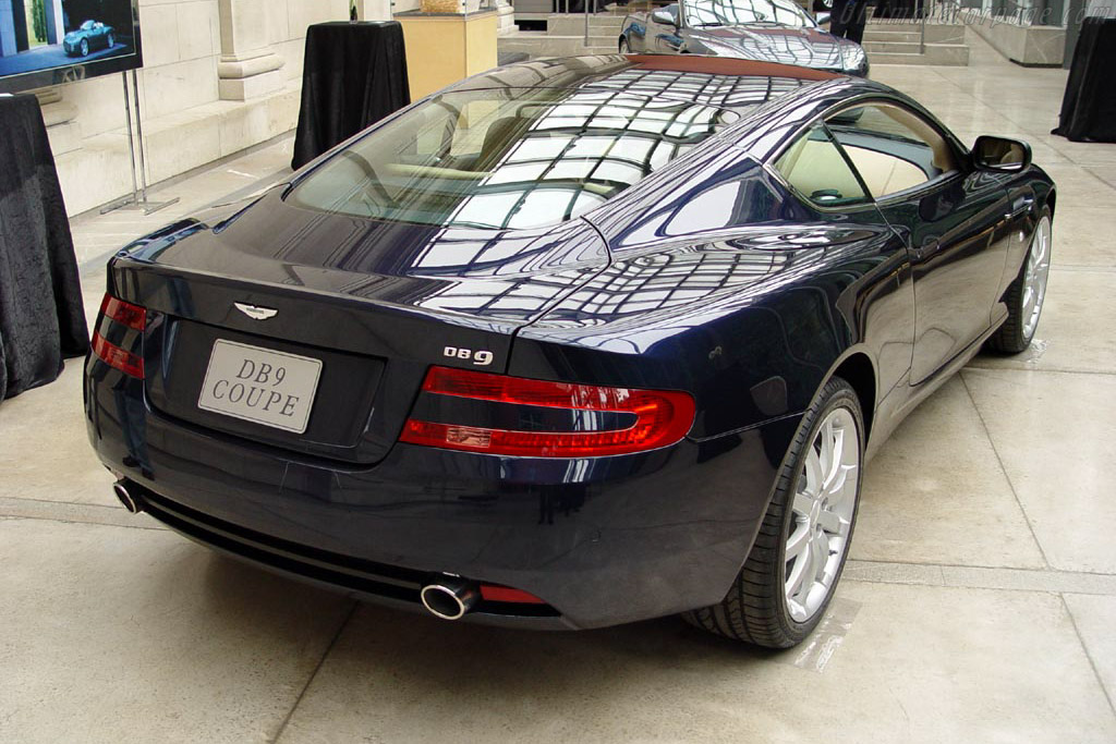Aston Martin DB9