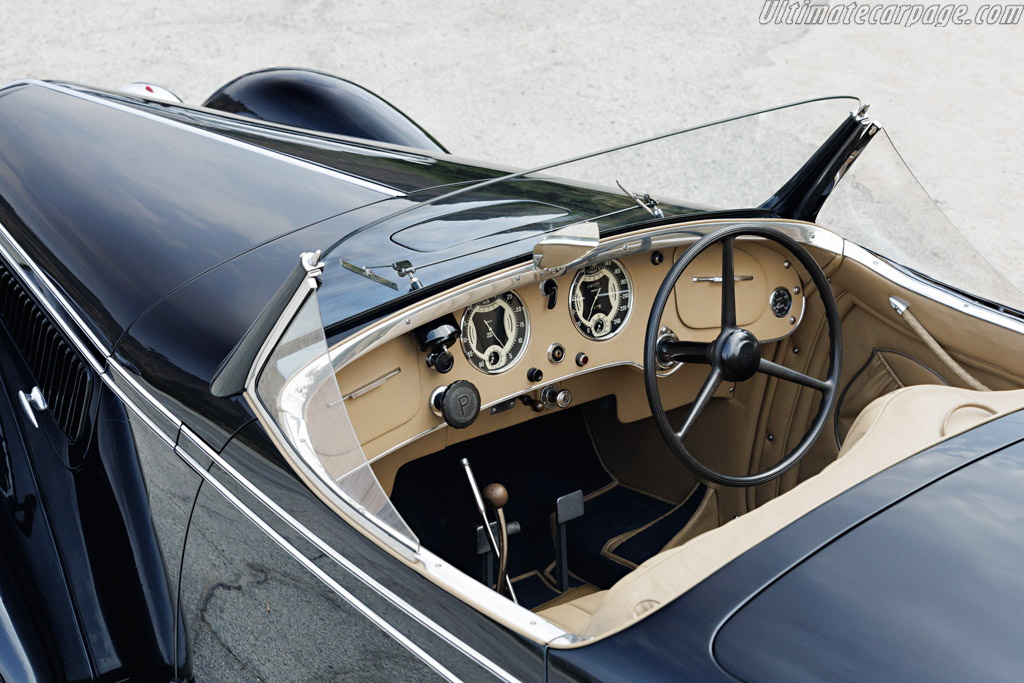 Alfa Romeo 8C 2900B Lungo Touring Spider