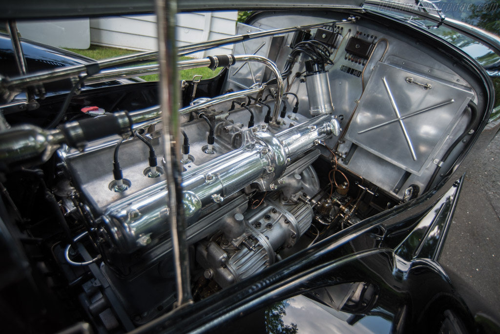 Alfa Romeo 8C 2900B Lungo Touring Spider