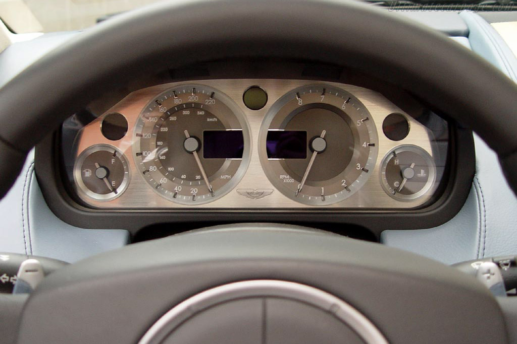 Aston Martin DB9 Volante