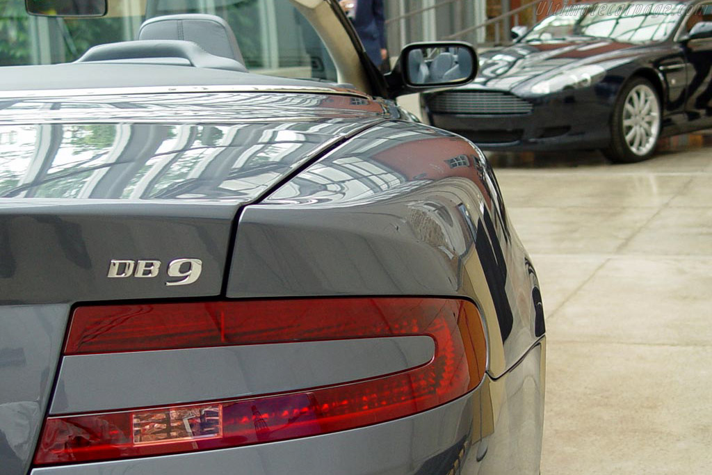 Aston Martin DB9 Volante