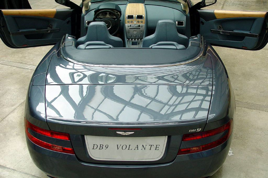 Aston Martin DB9 Volante