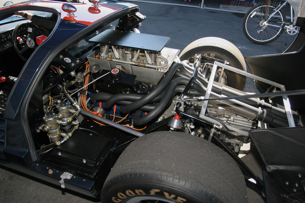 Ford GT40 - Chassis: GT40P/1049  - 2007 Monterey Historic Automobile Races