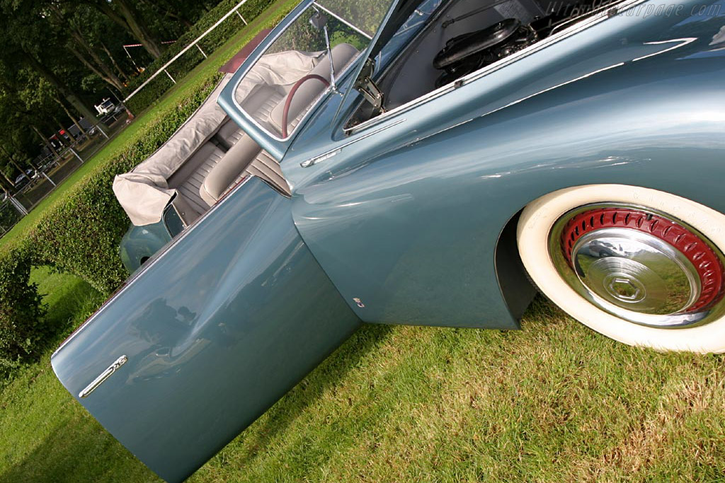 Alfa Romeo 6C 2500 S Stabilimenti Farina Cabriolet - Chassis: 915339  - 2004 European Concours d'Elegance