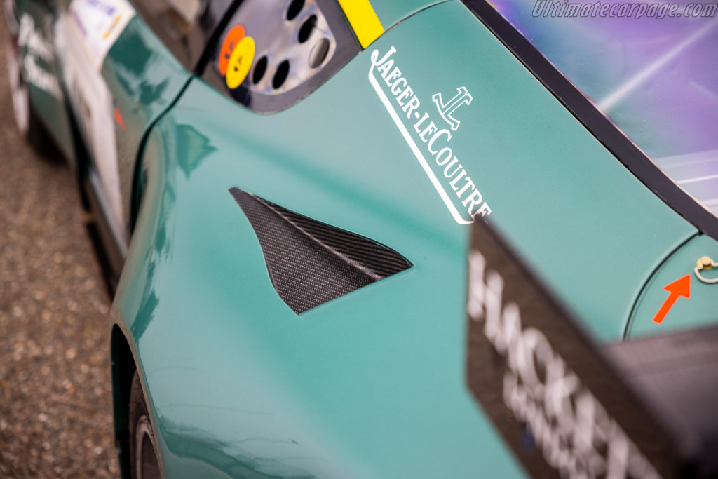 Aston Martin DBR9